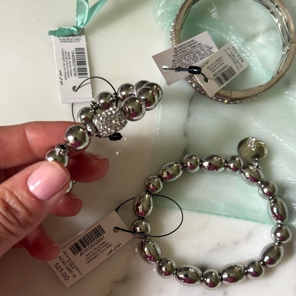 NWT Chico’s Set of 3 Silver Stretch Bracelets Beaded & Crystal Holiday Gift - Picture 4 of 10